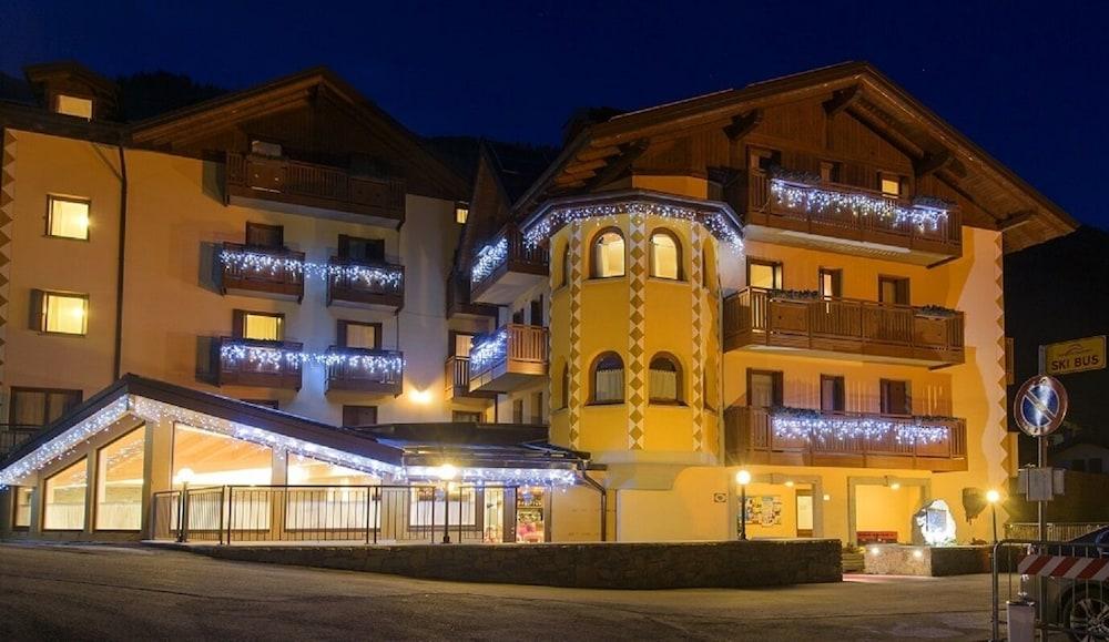 Gaia Residence Hotel Mezzana  Εξωτερικό φωτογραφία
