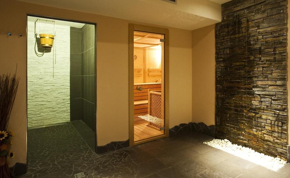 Gaia Residence Hotel Mezzana  Εξωτερικό φωτογραφία